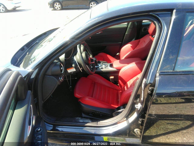 2022 Alfa Romeo Giulia, VIN: ZARFAMBN0N7660907