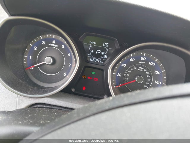 2016 HYUNDAI ELANTRA SE VIN: 5NPDH4AE2GH767955