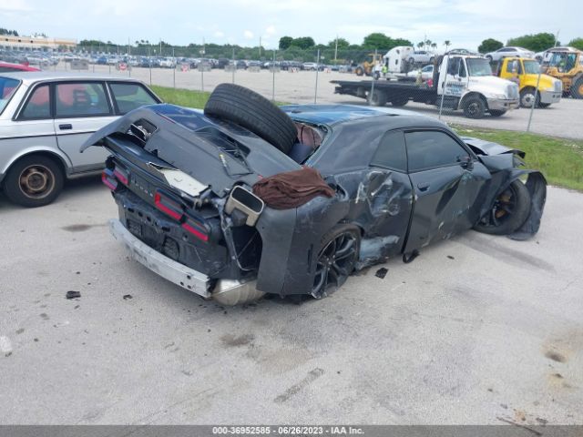 2C3CDZAGXJH332966 Dodge Challenger Sxt