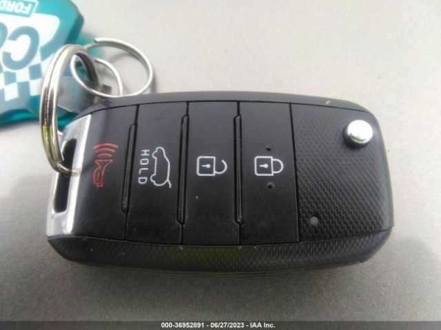 KNDJN2A22E7036756 KIA Soul Base