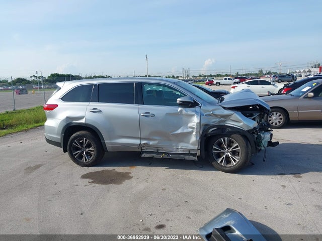 Toyota Highlander Le 2017 5TDBZRFHXHS361583 Image 14