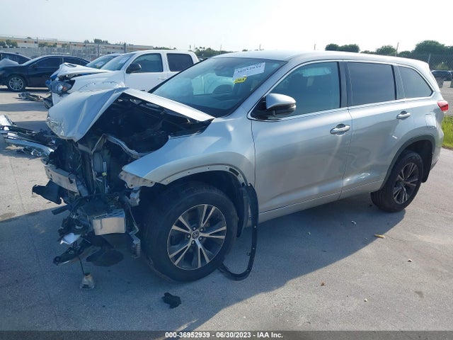 Toyota Highlander Le 2017 5TDBZRFHXHS361583 Image 2