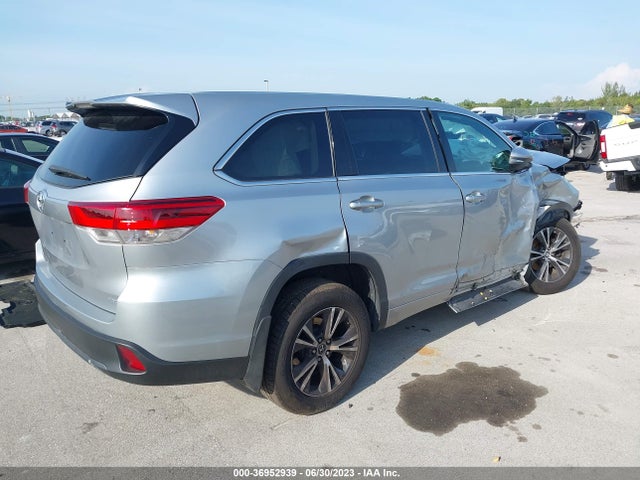 Toyota Highlander Le 2017 5TDBZRFHXHS361583 Image 4