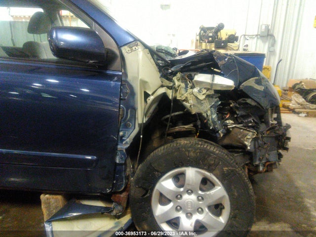 2008 KIA SEDONA LX VIN: KNDMB233086215075