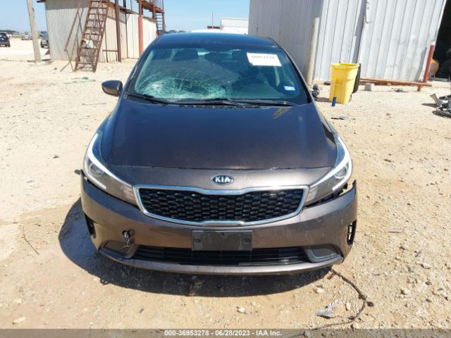 3KPFK4A7XJE185917 KIA FORTE LX