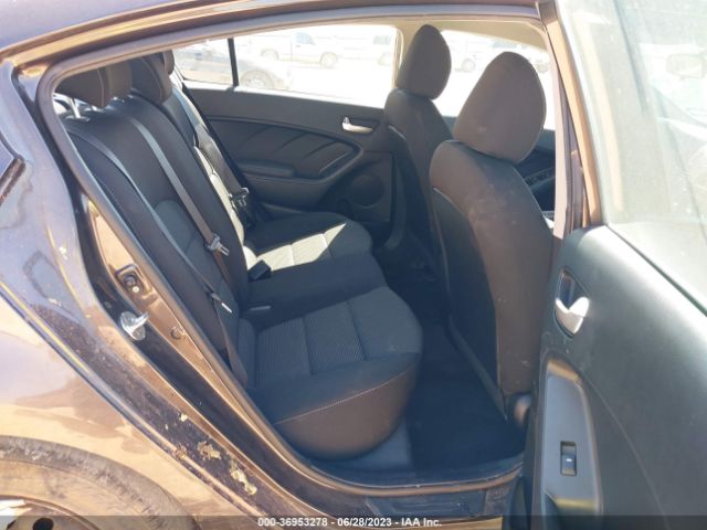 3KPFK4A7XJE185917 KIA FORTE LX