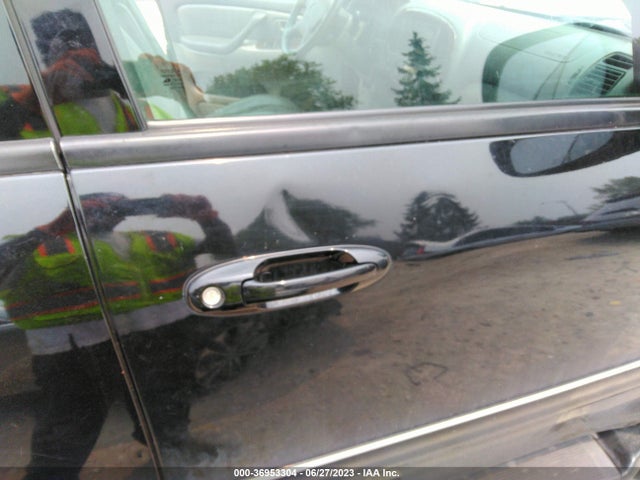 2002 TOYOTA SEQUOIA LIMITED VIN: 5TDBT48A52S105315