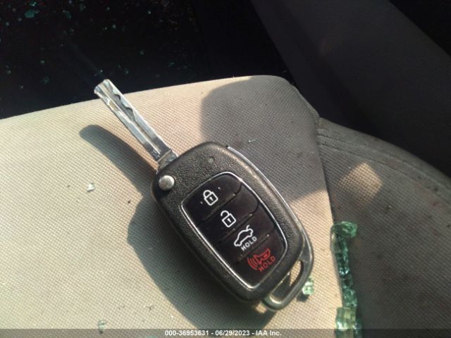 5NPE24AF4JH665093 Hyundai SONATA SE