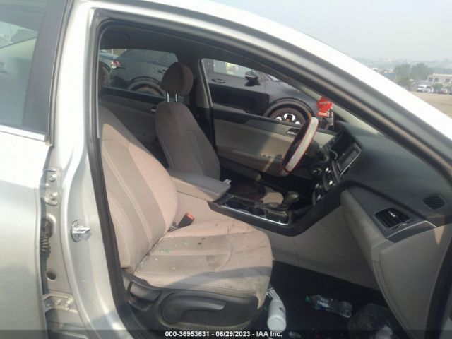 5NPE24AF4JH665093 Hyundai SONATA SE