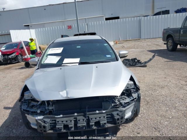 1FADP3K21FL242063 Ford FOCUS SE