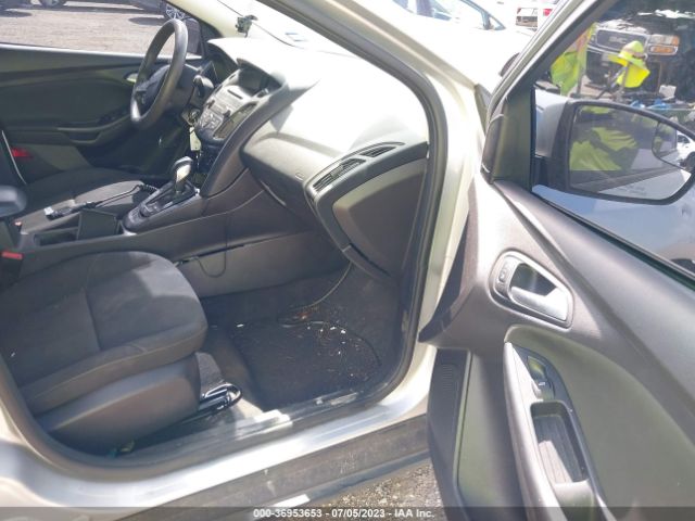 1FADP3K21FL242063 Ford FOCUS SE