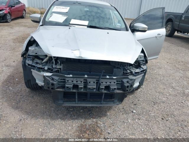 1FADP3K21FL242063 Ford FOCUS SE
