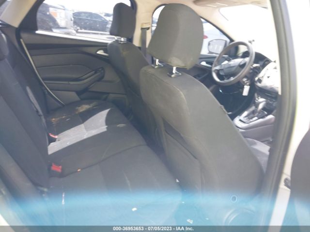 1FADP3K21FL242063 Ford FOCUS SE