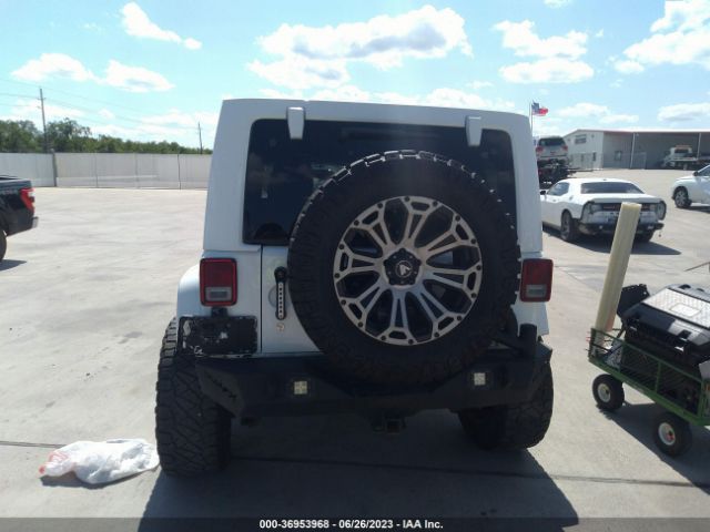 1C4BJWEGXEL262953 Jeep Wrangler Unlimited Sahara