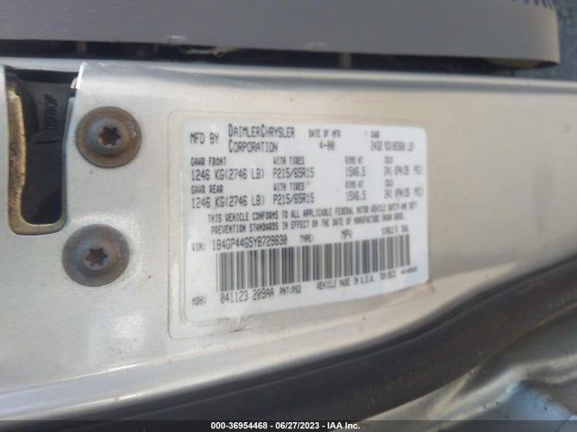 2000 DODGE GRAND CARAVAN SE VIN: 1B4GP44G5YB729830