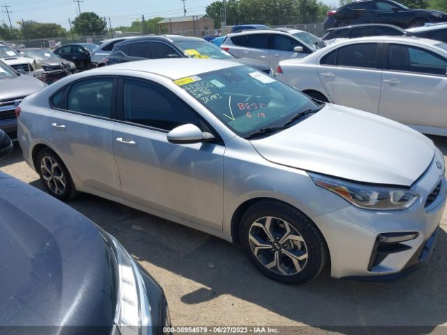 3KPF24AD4ME317113 KIA Forte Lxs