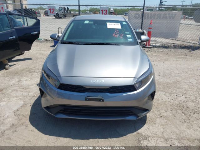 3KPF24ADXPE583191 KIA Forte Lxs