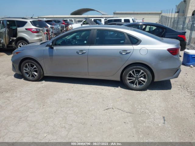 3KPF24ADXPE583191 KIA Forte Lxs