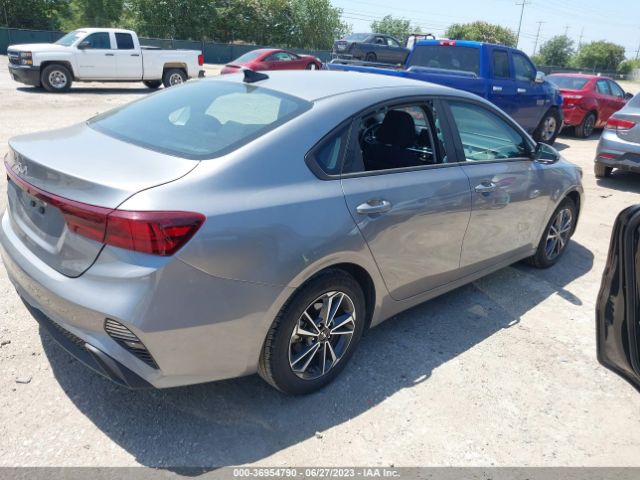 3KPF24ADXPE583191 KIA Forte Lxs