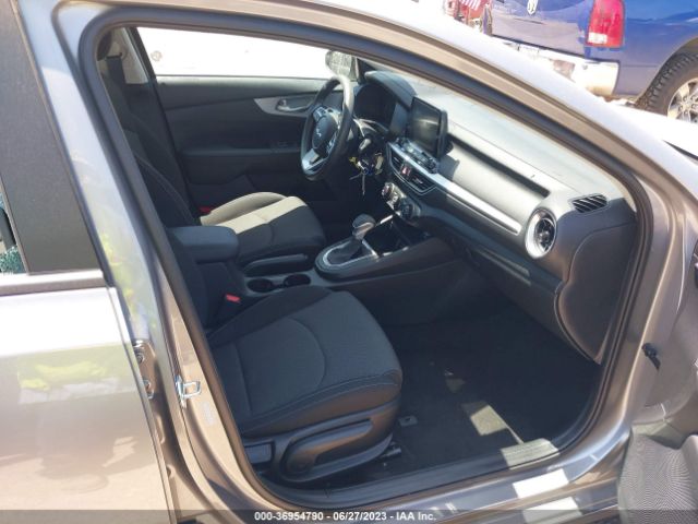 3KPF24ADXPE583191 KIA Forte Lxs