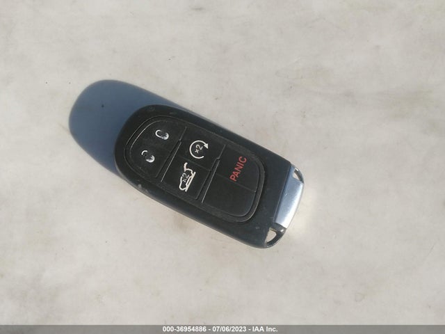1C4PJMCS5FW588497 Jeep Cherokee Latitude