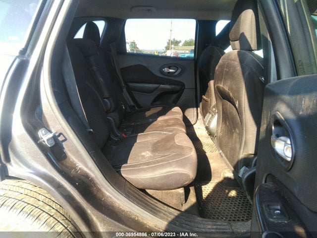 1C4PJMCS5FW588497 Jeep Cherokee Latitude