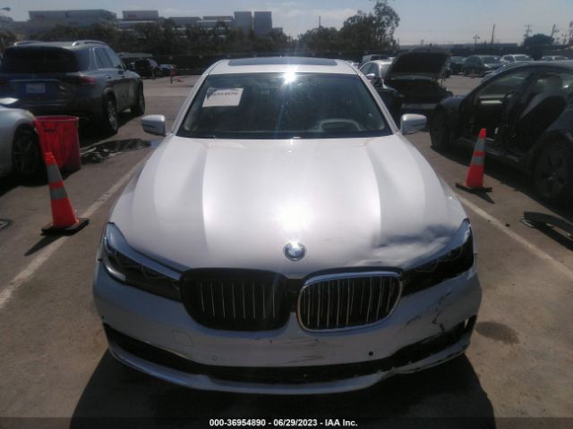 WBA7E2C32HG741185 BMW 7 Series 740i
