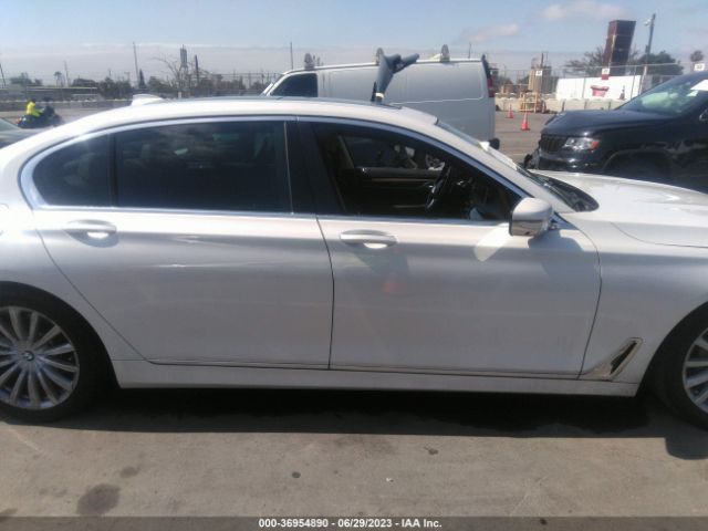 WBA7E2C32HG741185 BMW 7 Series 740i