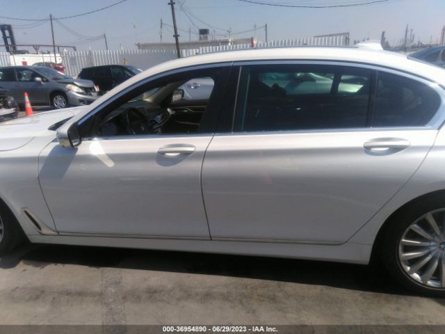 WBA7E2C32HG741185 BMW 7 Series 740i