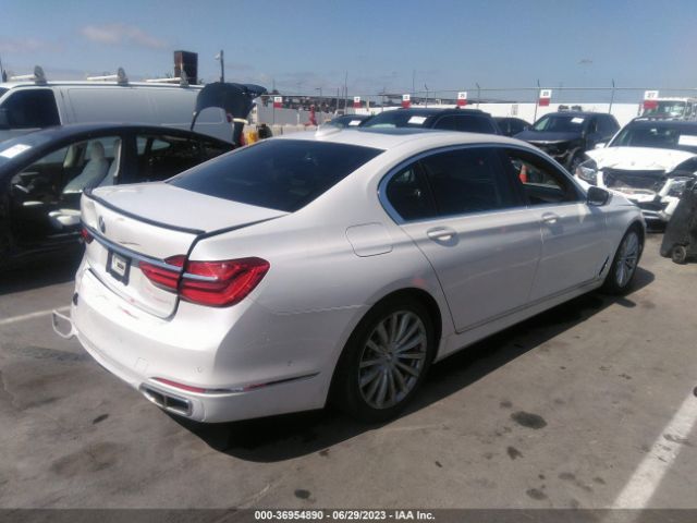 WBA7E2C32HG741185 BMW 7 Series 740i