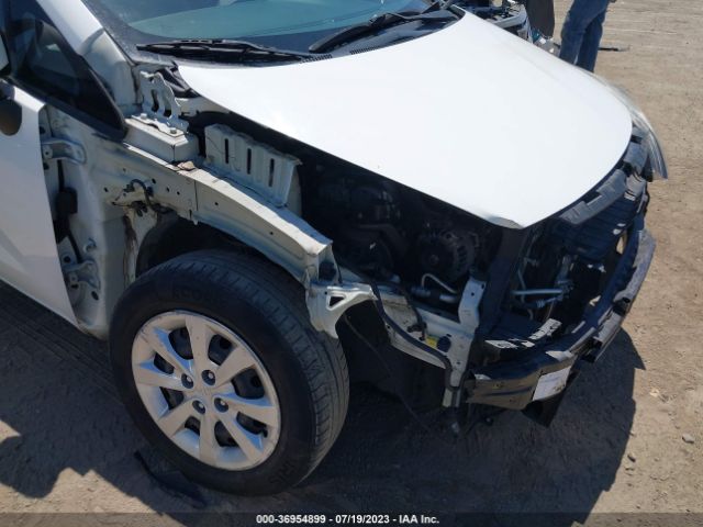 KNADM4A37F6502822 KIA RIO LX
