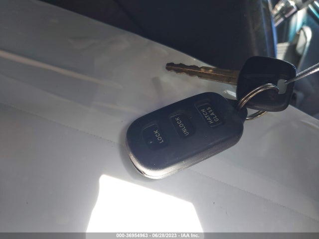 2007 PONTIAC VIBE VIN: 5Y2SL65857Z401261