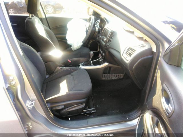 3C4NJCAB6JT286770 Jeep Compass Sport