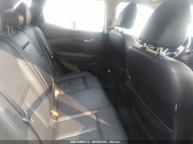 JN1BJ1CR8HW144056 Nissan Rogue Sport Sl