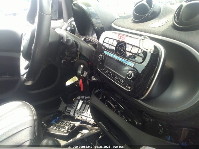 2017 Smart Fortwo, VIN: WMEFJ5DA4HK173108
