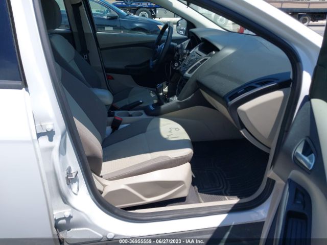 1FADP3K26EL414246 Ford FOCUS SE