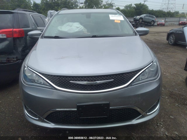 2C4RC1BG8HR812484 Chrysler Pacifica Touring-l
