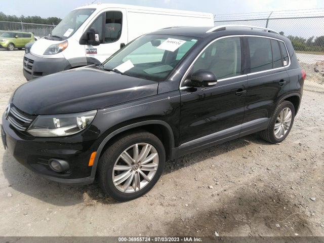 WVGAV3AX4EW620045 Volkswagen TIGUAN SE