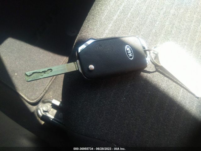 KNDJ23AU6M7790984 KIA SOUL S