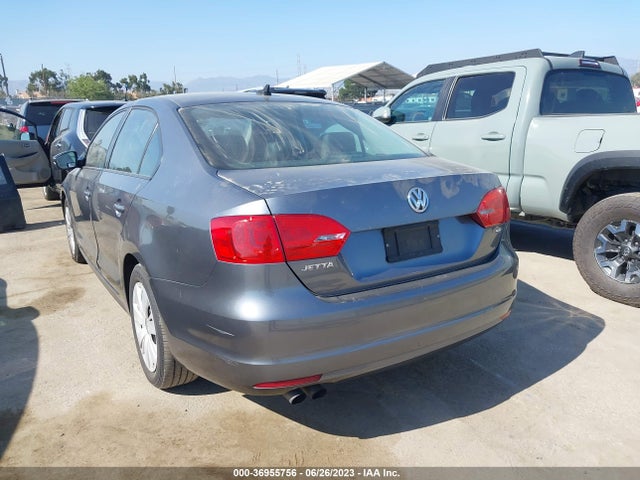 3VWD17AJ6EM227239 Volkswagen Jetta Sedan Se
