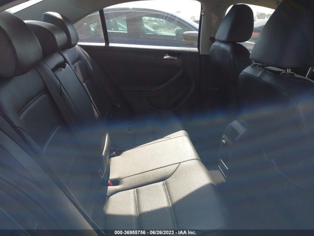 3VWD17AJ6EM227239 Volkswagen Jetta Sedan Se