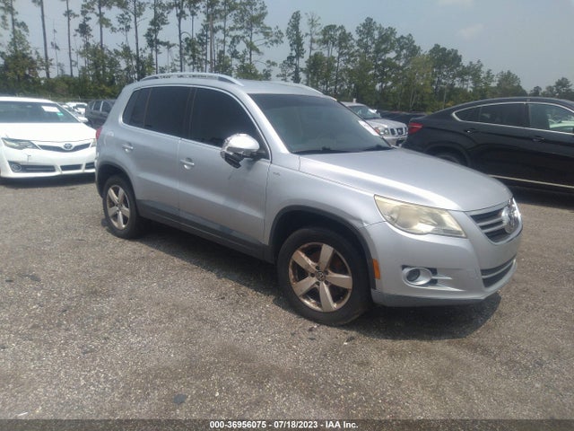 2010 VOLKSWAGEN TIGUAN WOLFSBURG VIN: WVGAV7AX1AW529865