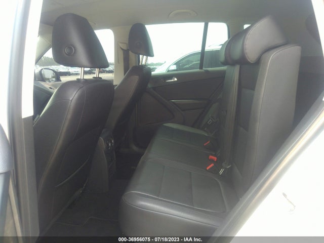 2010 VOLKSWAGEN TIGUAN WOLFSBURG VIN: WVGAV7AX1AW529865