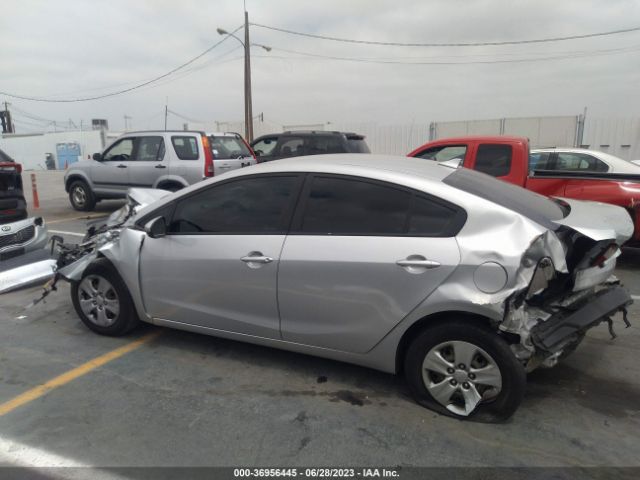 KNAFK4A69G5617471 KIA FORTE LX