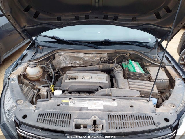 WVGAV7AX6GW528087 Volkswagen TIGUAN S