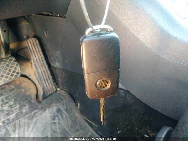 WVGAV7AX6GW528087 Volkswagen TIGUAN S