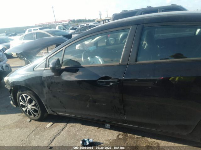 19XFB2F51EE059589 Honda Civic Sedan Lx