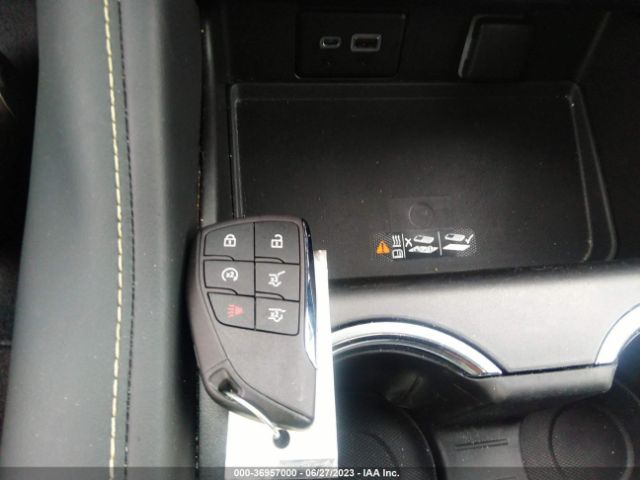 1GKS2GKD7NR220335 GMC Yukon Xl Slt