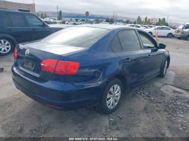 3VW2K7AJ5EM335856 Volkswagen Jetta Sedan S