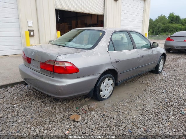 2000 HONDA ACCORD SDN LX VIN: 1HGCG1644YA030182